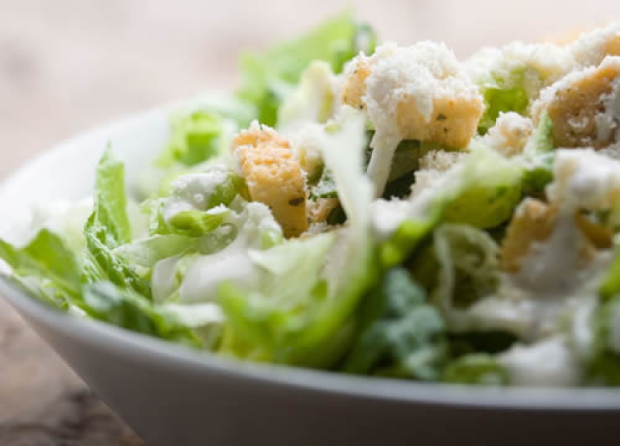 Nuova ricetta estiva: la Caesar salad